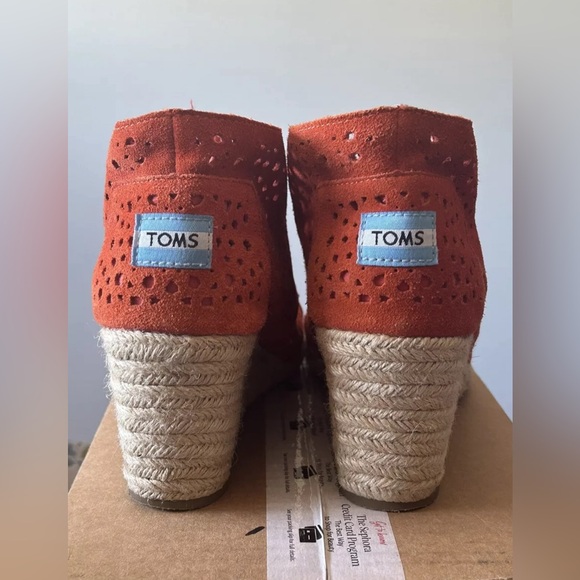 Toms orange Suede Wedge Booties, Size 7.5 - Picture 3 of 9